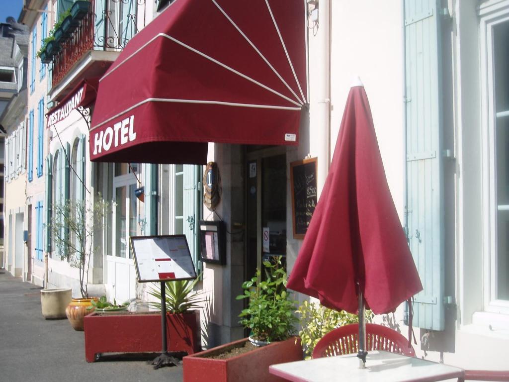Bagnères-de-Bigorre Hotel Le Commerce الغرفة الصورة